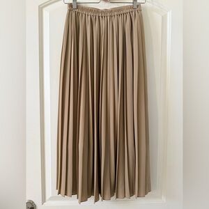 Uniqlo Pleated Skirt